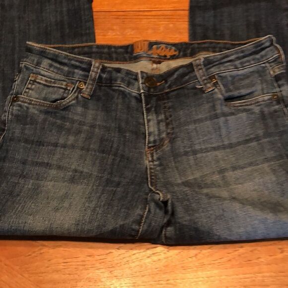 Kut from the Kloth jeans Size 6 medium wash with fading and whiskering raw hem - Picture 3 of 14
